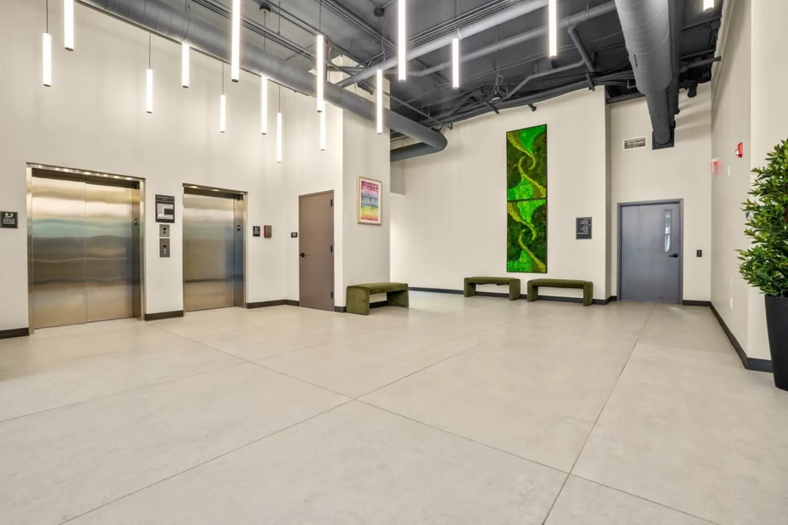 555 Boulevard lobby lounge - loft apartments for rent Atlanta